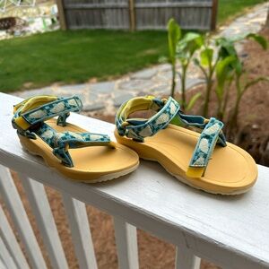 Teva Hurricane XLT 9